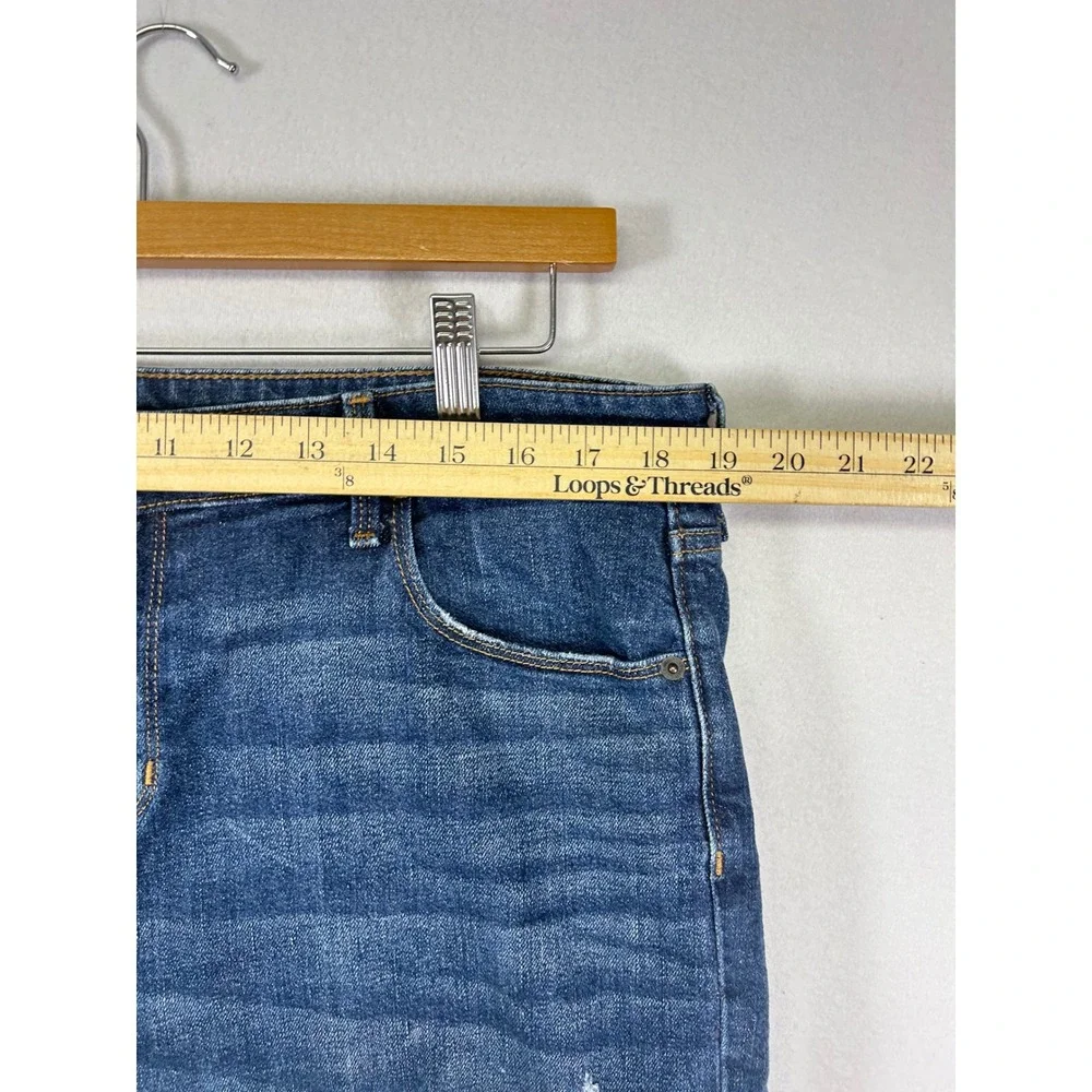 Old Navy Denim Shorts Women 14 Blue Distressed Cuffed Mid Rise Boyfriend Stretch